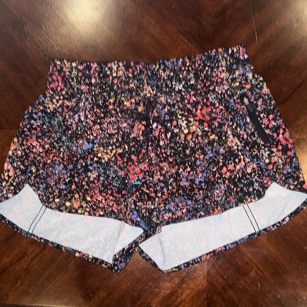 EUC lululemon tracker shorts size 10 Flowerescent Multi